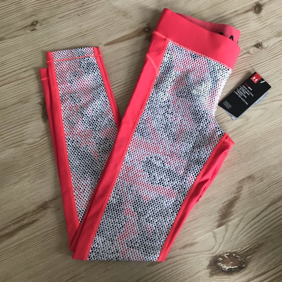 NWT UNDER ARMOUR WORKOUT PANTS - Picture 3 of 6